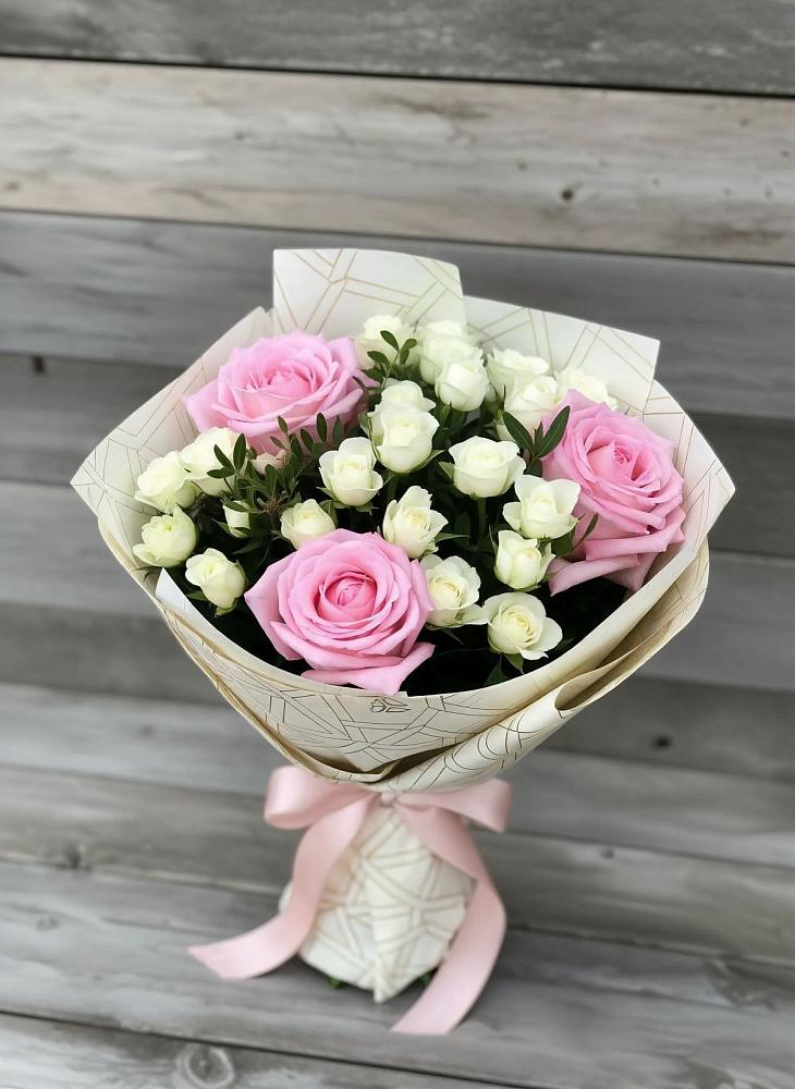 Букет цветов из: Розы в Молочном Вологодской области