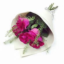 Букет цветов из:  Розы в Молочном Вологодской области