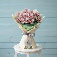 Букет цветов из:  Орхидеи и Розы в Молочном Вологодской области