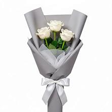Букет 3 белые розы в Молочном Вологодской области