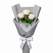 Букет 3 белые розы в Молочном Вологодской области