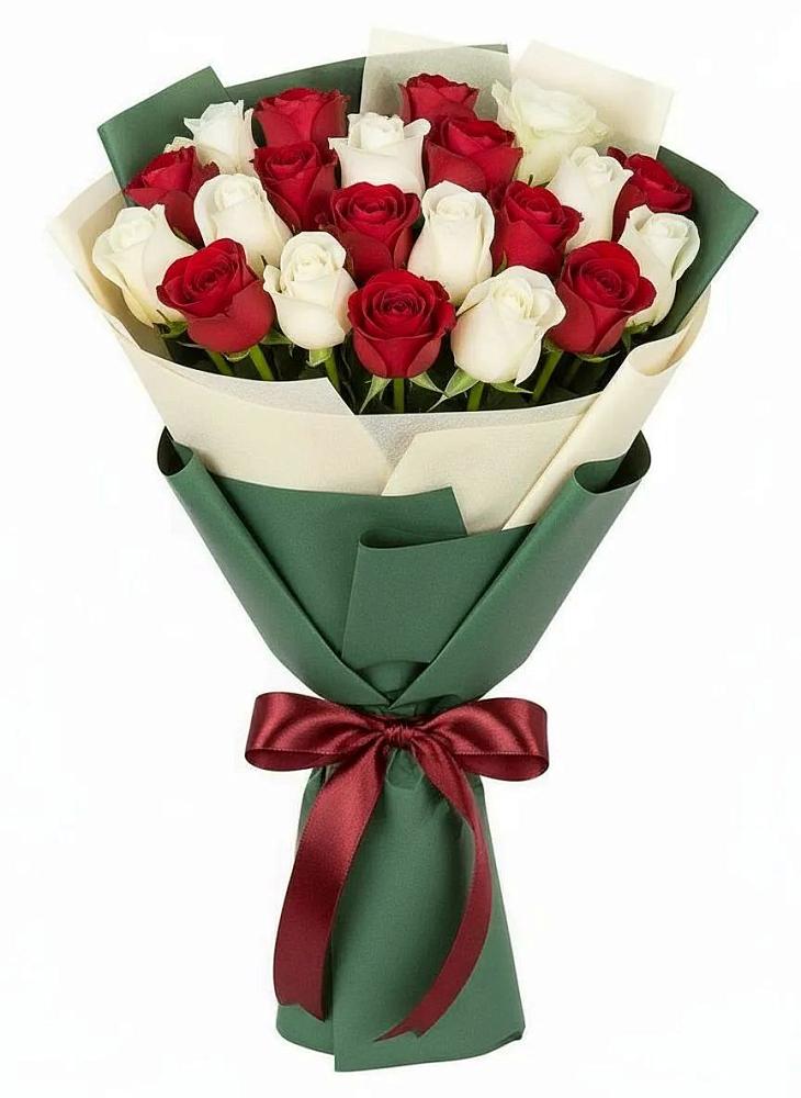 Букет Микс из красных и белых роз в Молочном Вологодской области