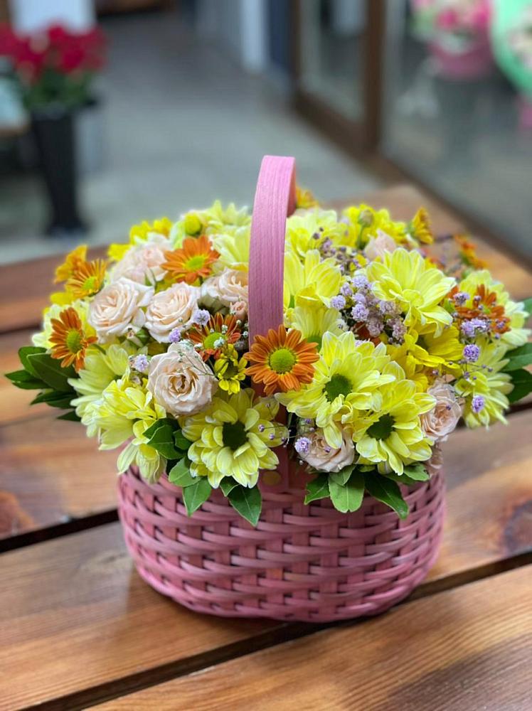 Цветочная композиция из Хризантемы и Розы в корзине в Молочном Вологодской области