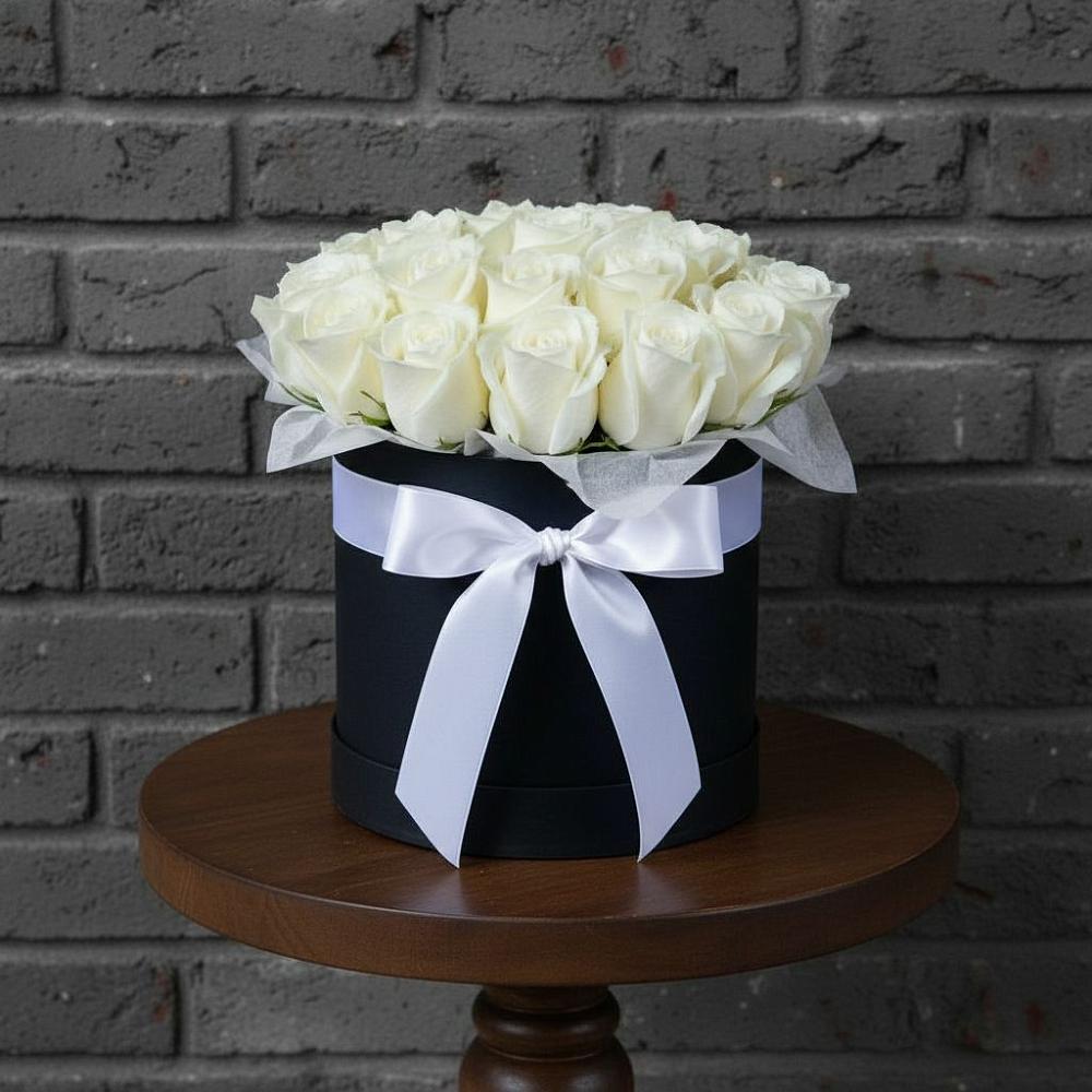 Цветочная композиция из Розы в шляпной коробке в Молочном Вологодской области