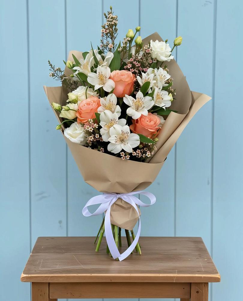 Букет цветов из: Альстромерии, Лизиантусы, Розы и Хризантемы в Молочном Вологодской области